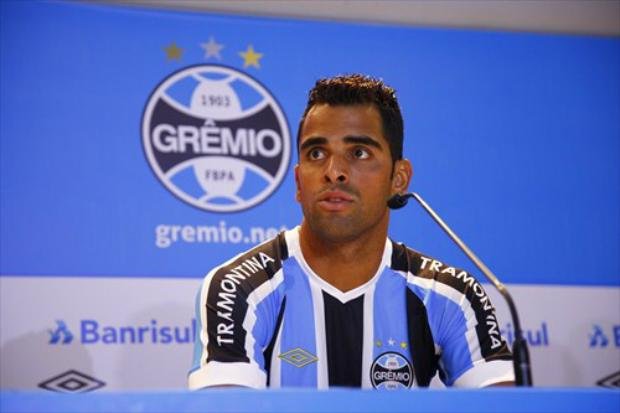 Camisa 19 disse que pode atuar em qualquer posi&ccedil;&atilde;o do meio-campo 