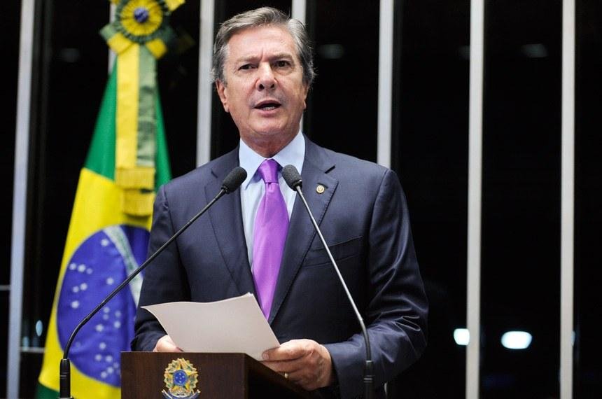 Senador criticou a condu&ccedil;&atilde;o do procurador-geral nas investiga&ccedil;&otilde;es referentes aos desvios na Petrobras 