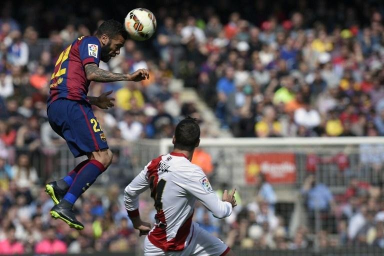 Daniel Alves entra na mira do Liverpool, diz jornal 