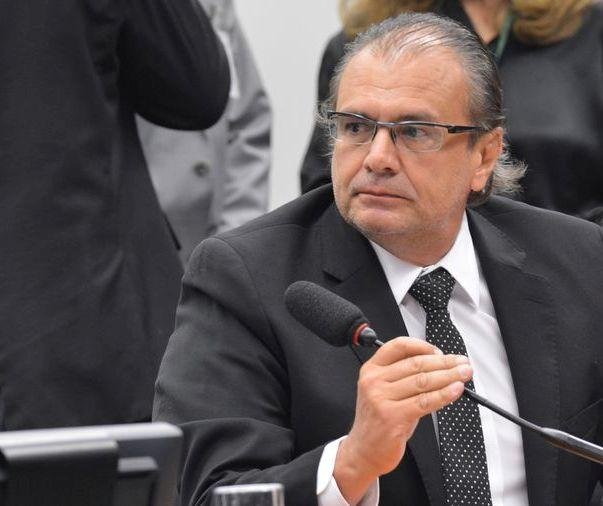 Durante sua fala, ele disse ter come&ccedil;ado a receber propinas em 1997, ainda durante o governo FHC