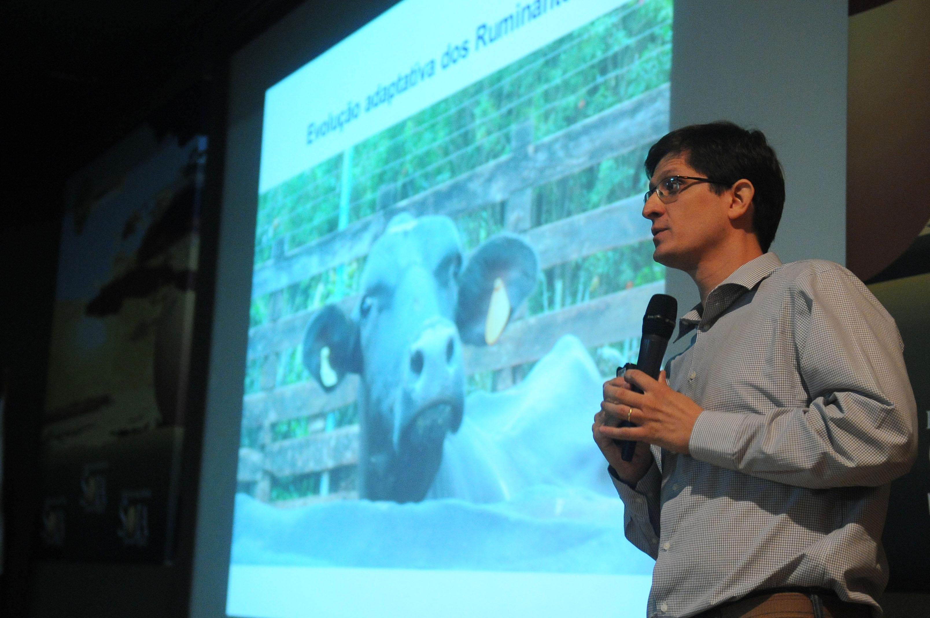 F&oacute;rum do Leite discute efici&ecirc;ncia bioecon&ocirc;mica da produ&ccedil;&atilde;o