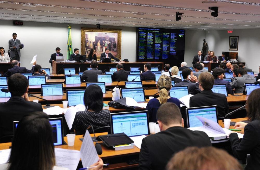 Comiss&atilde;o de Constitui&ccedil;&atilde;o e Justi&ccedil;a da C&acirc;mara aprovou texto nesta quarta-feira 