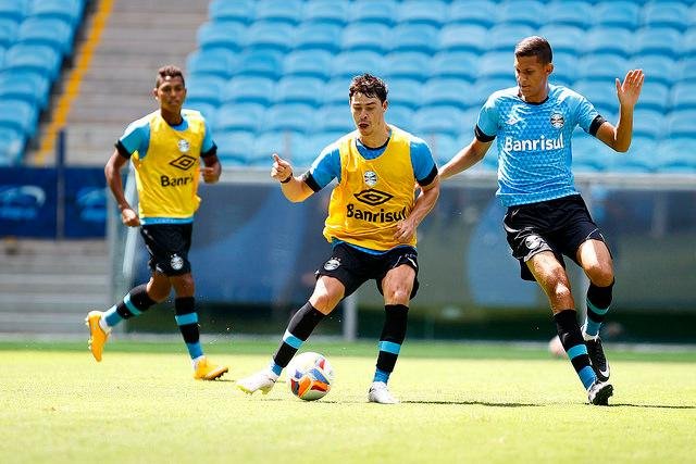 Giuliano v&ecirc; Gr&ecirc;mio em ascens&atilde;o e relata al&iacute;vio ap&oacute;s gol 