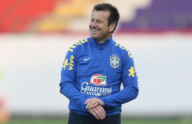 Brasil permanece em sexto no ranking da Fifa