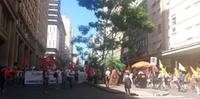 Manifestantes acabaram se encontrando na Borges de Medeiros