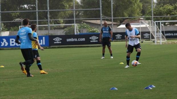 Cristian Rodr&iacute;guez faz primeiro treino no Gr&ecirc;mio