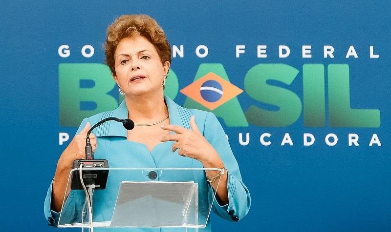 Dilma afirma que manifesta&ccedil;&otilde;es devem ser recebidas com tranquilidade