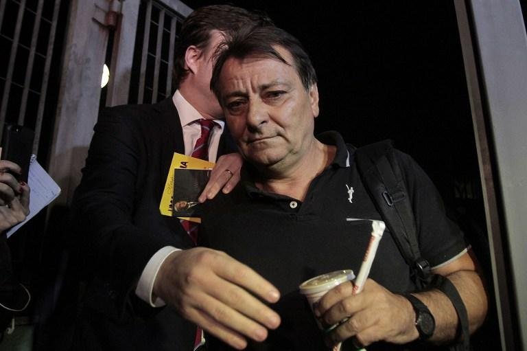 Battisti &eacute; solto ap&oacute;s conseguir habeas corpus 