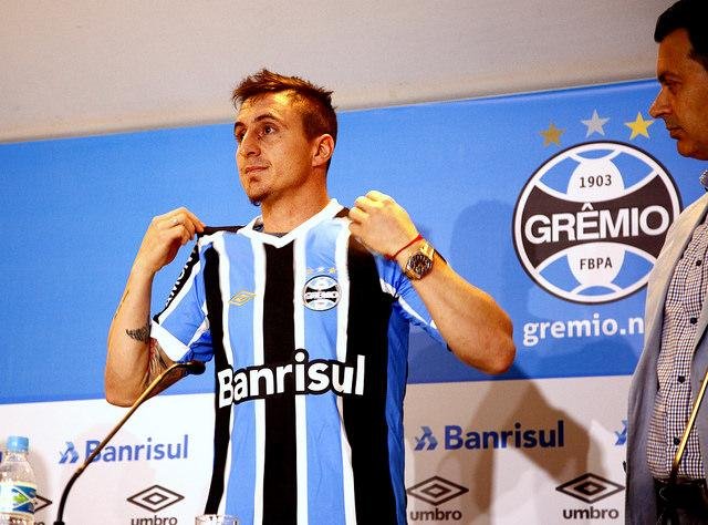 Felip&atilde;o fecha treino e pode promover estreia de Cristian Rodr&iacute;guez