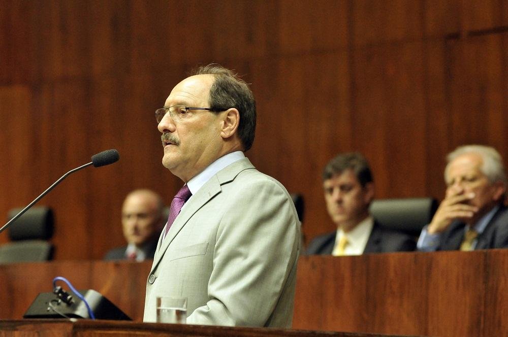 Jos&eacute; Ivo Sartori tem que confirmar ou descartar o parcelamento dos sal&aacute;rios dos servidores P&uacute;blicos do Estado