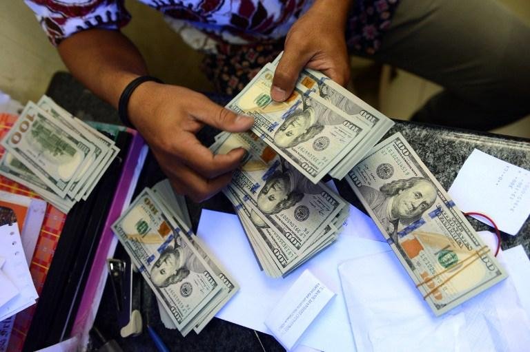 D&oacute;lar fechou em alta de 3,36%, cotado a R$ 3,26, maior valor desde 2 de abril de 2003