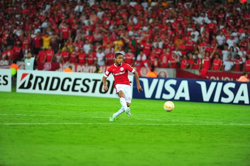 Jorge Henrique encara o Brasil com a cabe&ccedil;a na Libertadores