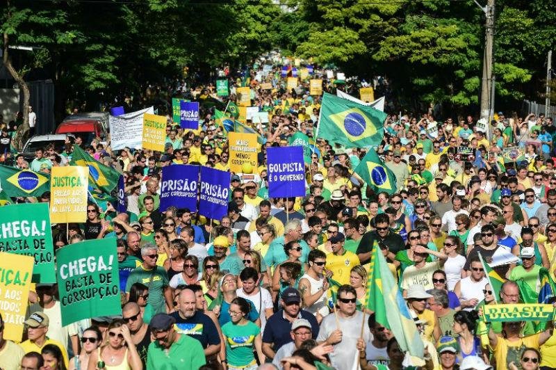 Protestos contra a presidente Dilma Rousseff apareceram em ve&iacute;culos como The Guardian, BBC e Financial Times
