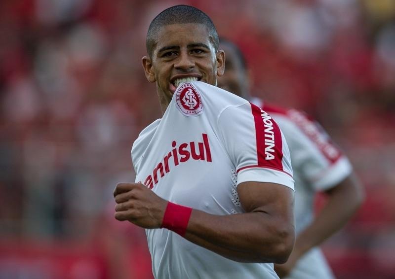 No fim do segundo tempo, Taiberson ampliou o placar para o Inter