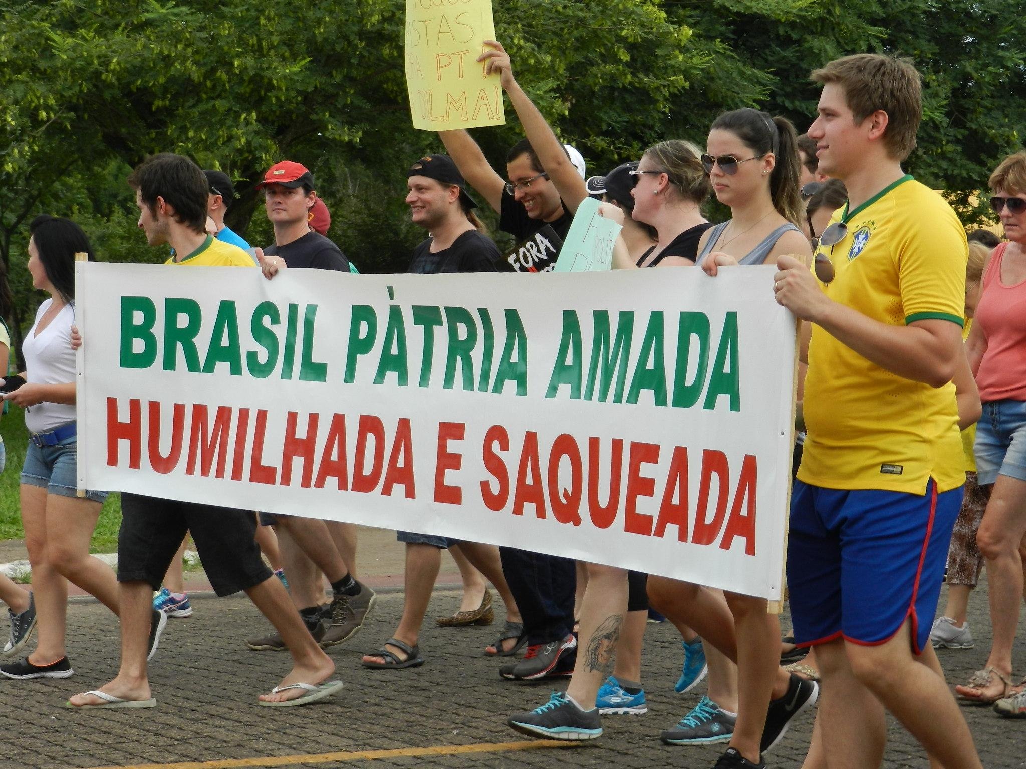 Manifestantes percorreram principais ruas do Centro