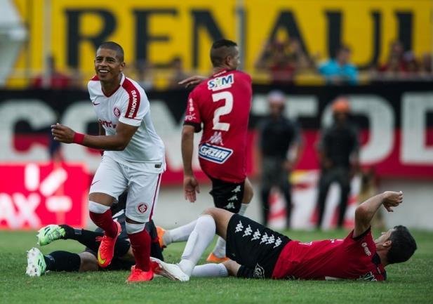 Atacante fechou placar contra Brasil de Pelotas ao fazer 2 a 0 