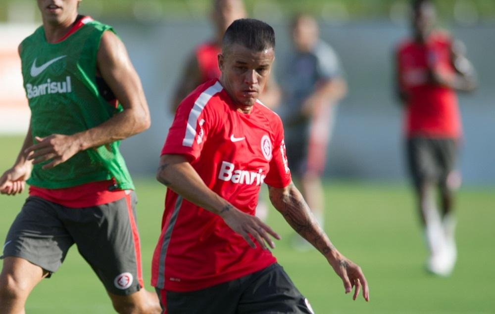 D&rsquo;Alessandro est&aacute; fora do jogo contra o Emelec