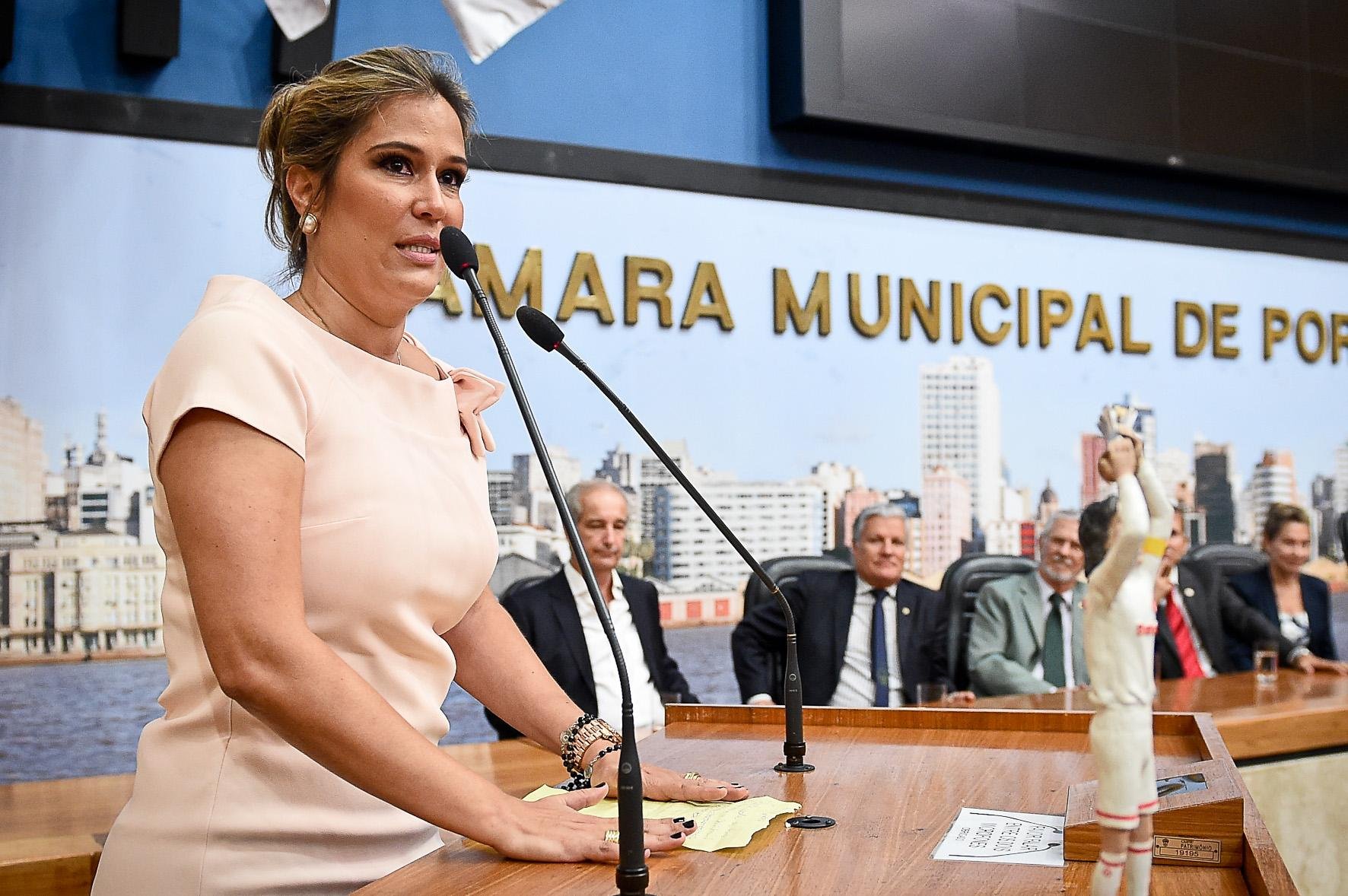 Vi&uacute;va do &iacute;dolo colorado recebeu homenagens in memorian na C&acirc;mara