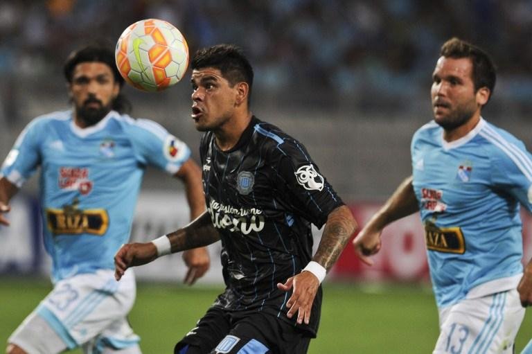 Diego Milito e Videla marcaram no triunfo dos argentinos