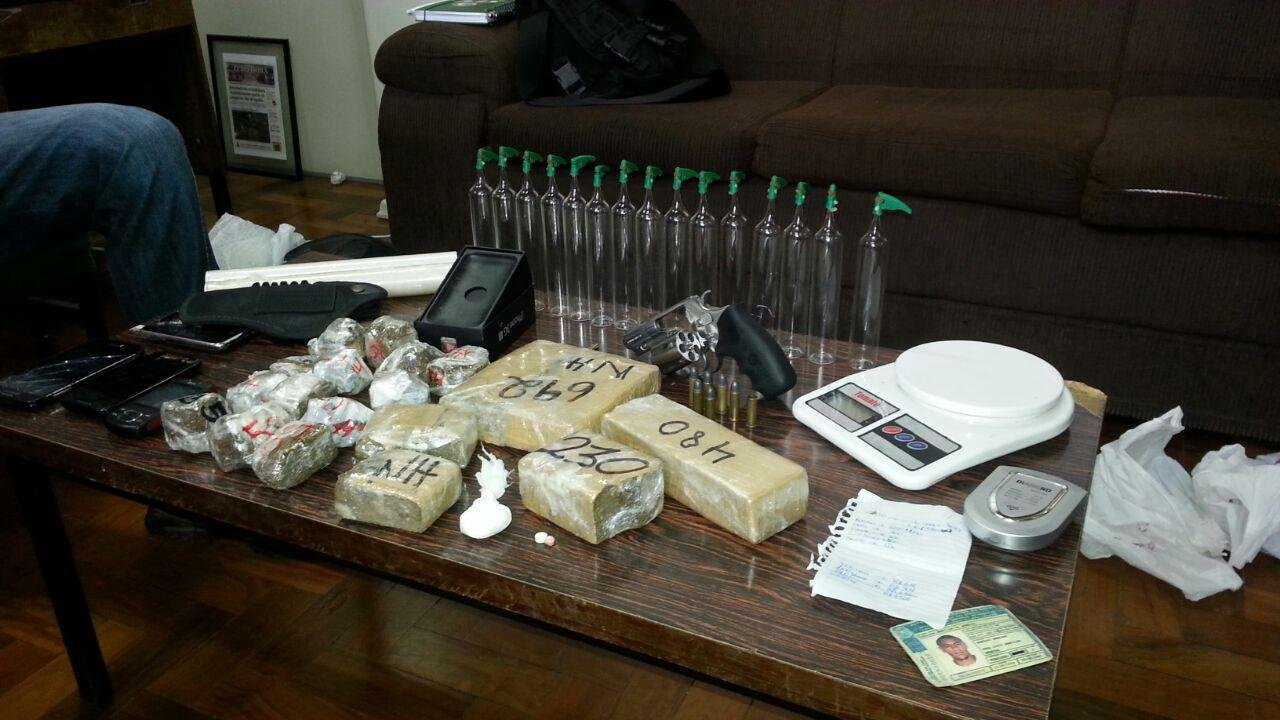 Dois homens s&atilde;o presos com 2 quilos de maconha em Porto Alegre
