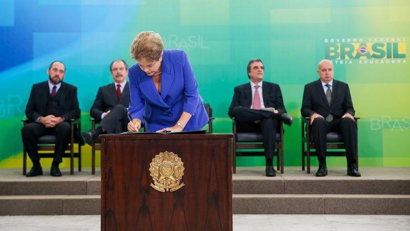 Na avalia&ccedil;&atilde;o da presidente, o pacote anticorrup&ccedil;&atilde;o tamb&eacute;m ajudar&aacute; o pa&iacute;s a estruturar o combate a esse tipo de crime