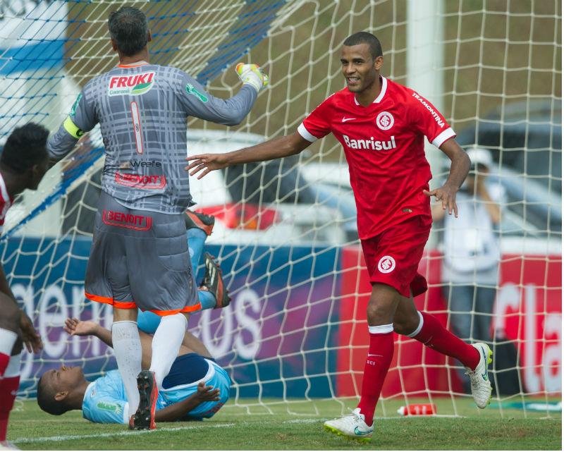 Ernando cr&ecirc; em um bom resultado contra o Emelec, no Equador