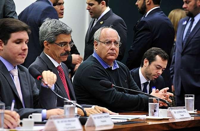 Renato Duque se ofende ao ser confundido com Pedro Barusco
