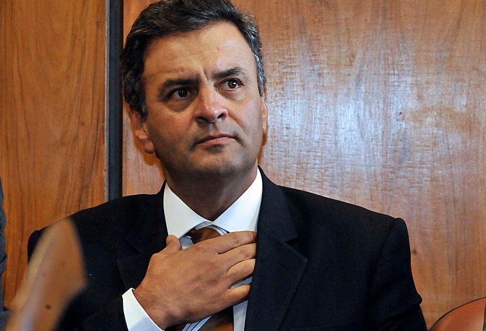 A&eacute;cio Neves diz que lista &eacute; uma das mais conhecidas fraudes pol&iacute;ticas do pa&iacute;s