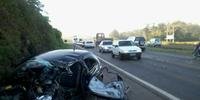 Colisão entre carro e caminhão deixa motorista em estado grave em Estrela