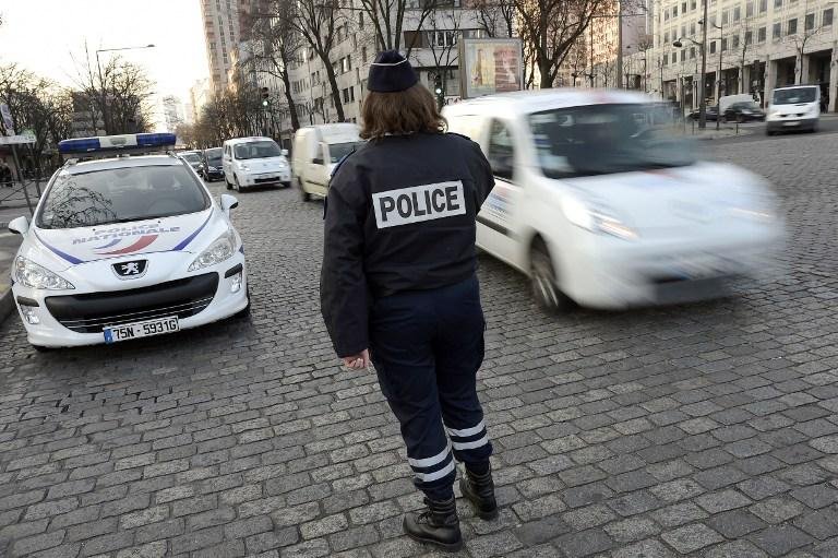 Polui&ccedil;&atilde;o restringe circula&ccedil;&atilde;o de ve&iacute;culos nas ruas de Paris