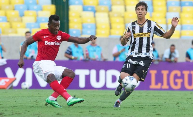 Paul&atilde;o negou discuss&atilde;o com torcedor ap&oacute;s o jogo do VEC