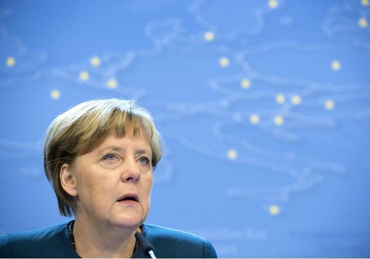 Angela Merkel se declarou consternada com o acidente de avi&atilde;o da companhia alem&atilde; Germanwings