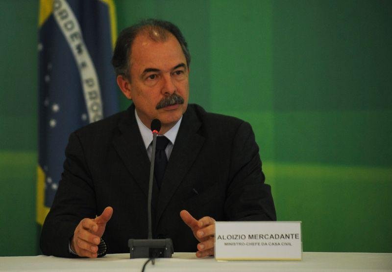 Mercadante quer evitar reajustes abusivos nas mensalidades bancadas pelo programa 