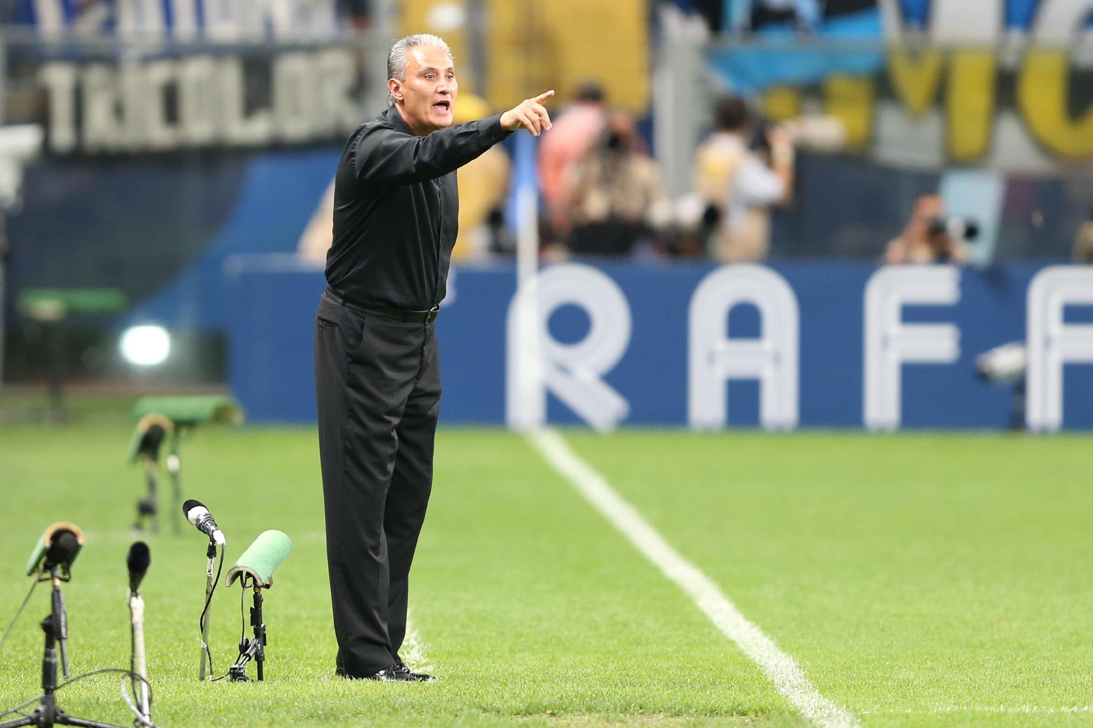 Se fosse ele, eu ficaria, diz Tite sobre Guerrero