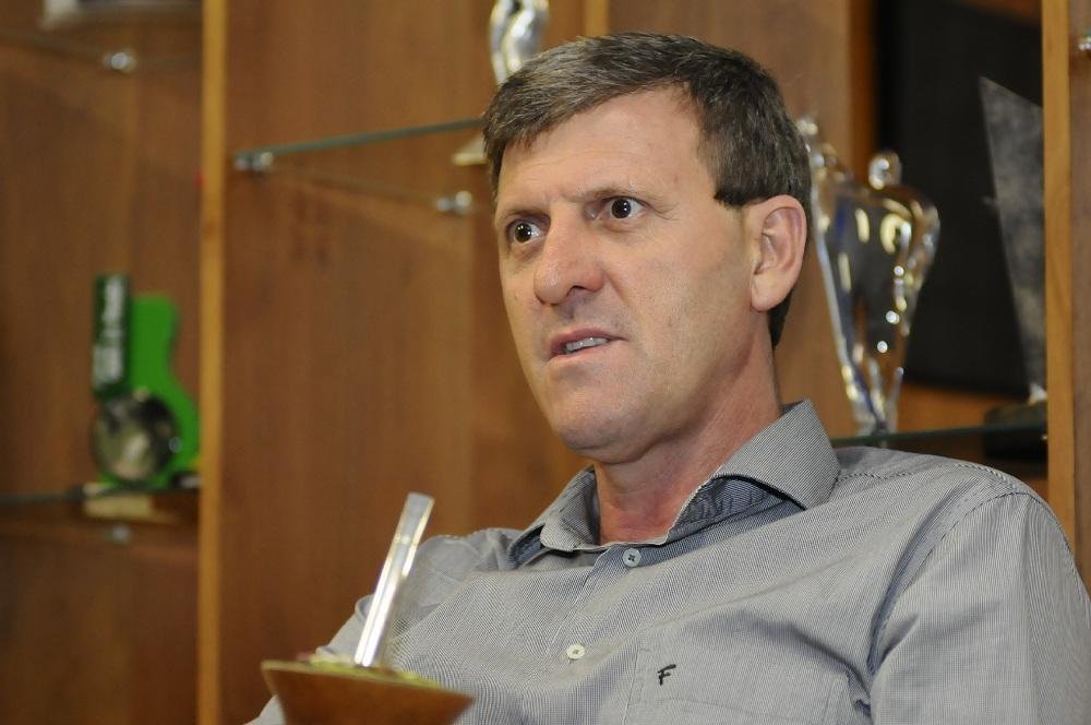 Sossella teve mandato cassado em fun&ccedil;&atilde;o de processo por den&uacute;ncias de servidores do Legislativo 