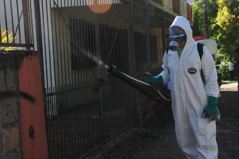 A aplica&ccedil;&atilde;o do inseticida come&ccedil;ar&aacute; &agrave;s 9h30min desta sexta-feira