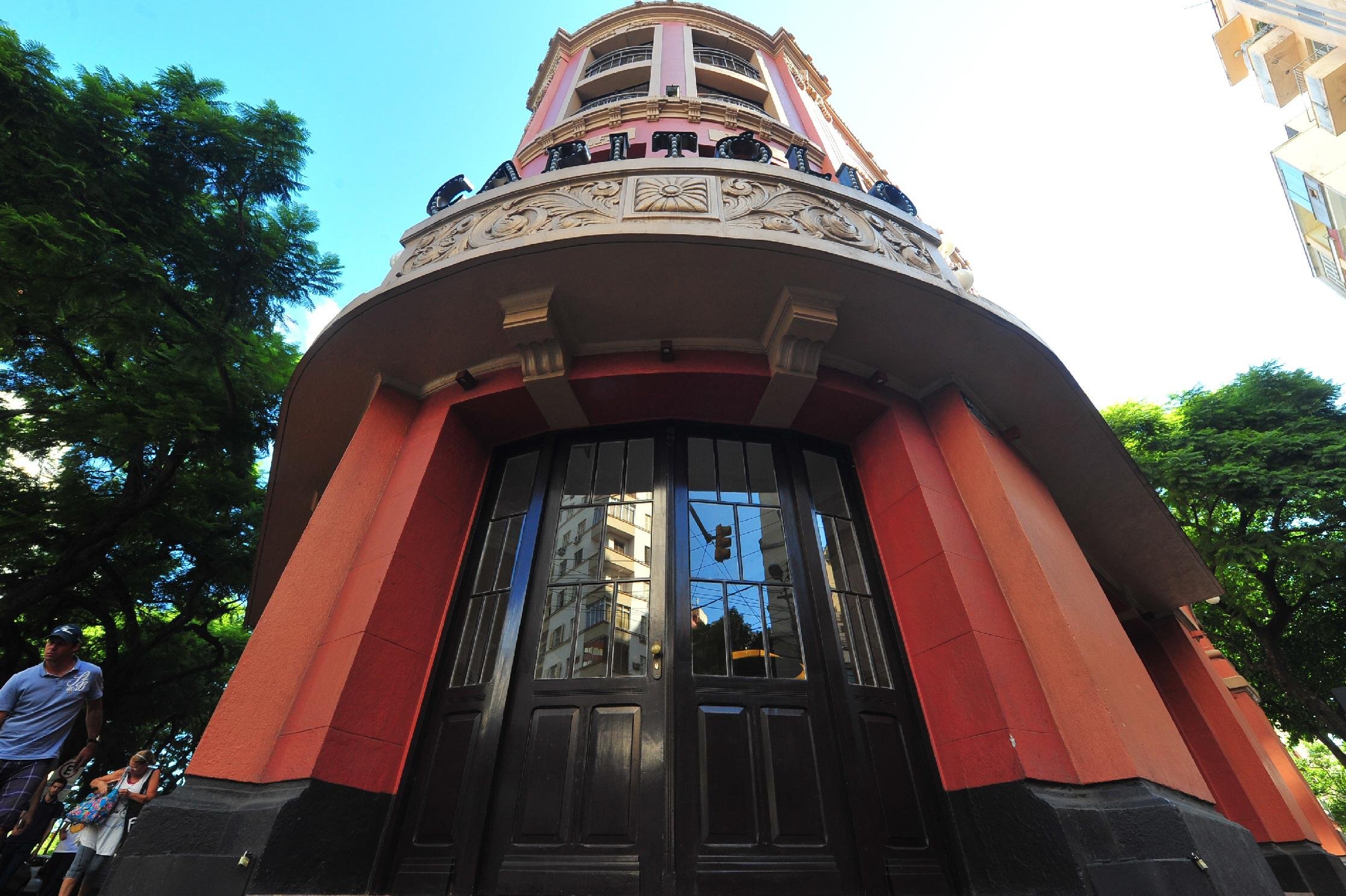 Pr&eacute;dio foi reformado ao longo de mais de dez anos e reabre com sala de cinema, acervo de filmes raros e local para pesquisa