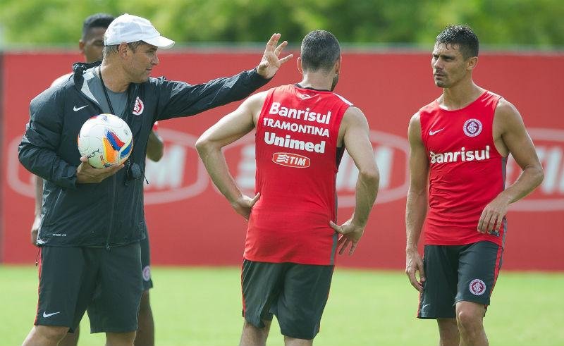Aguirre deve trocar pe&ccedil;as no Inter 