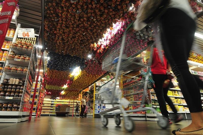 Chocolates tomam conta do com&eacute;rcio de Porto Alegre
