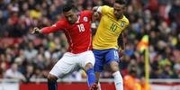 Neymar sofreu com a marcação chilena