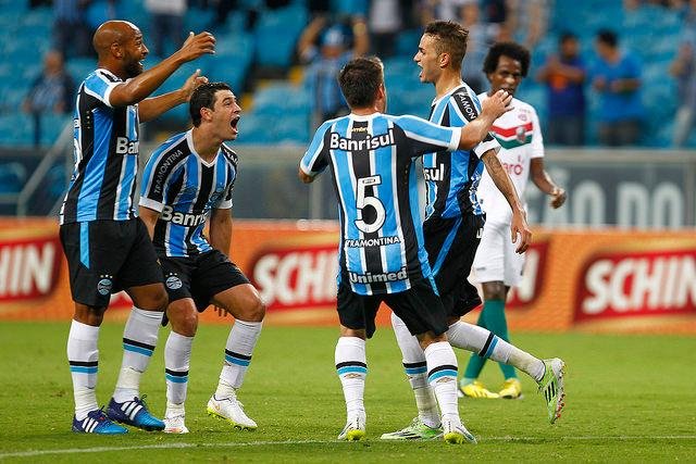 Pacheco admite pensar em novas contrata&ccedil;&otilde;es ap&oacute;s evolu&ccedil;&atilde;o do Gr&ecirc;mio