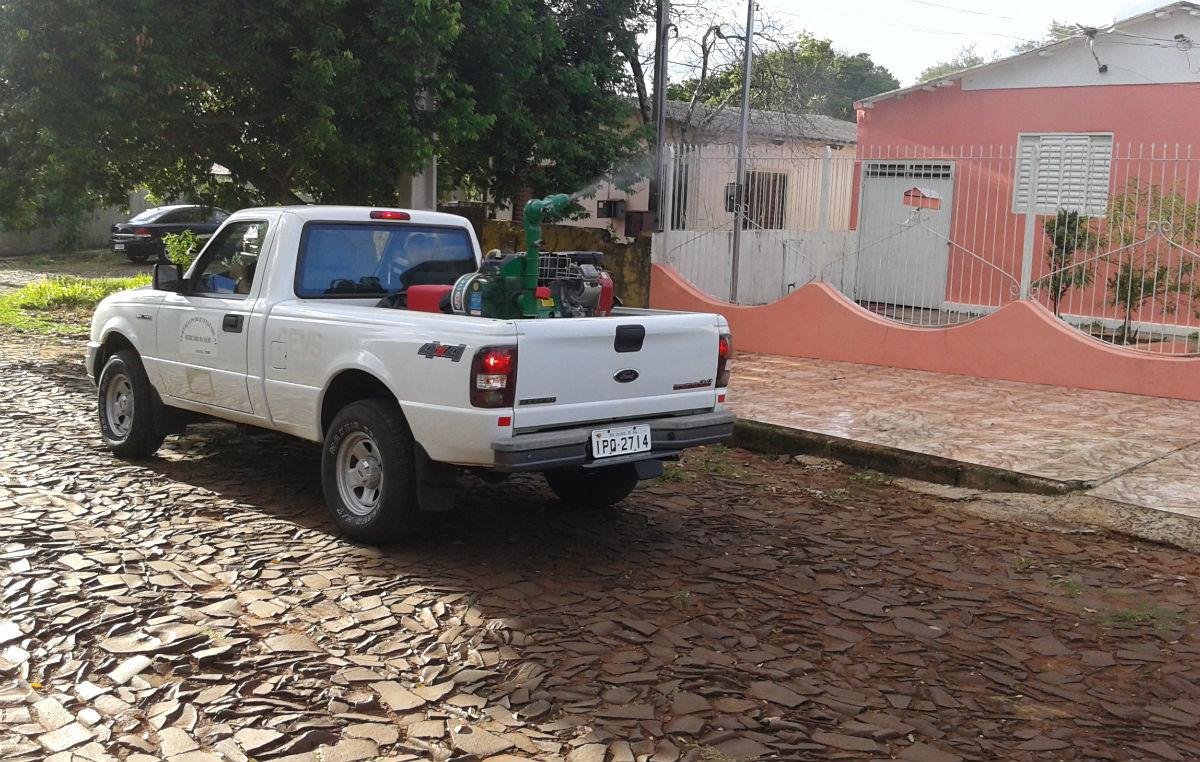 Inseticida foi aplicado nas ruas de Santo &Acirc;ngelo