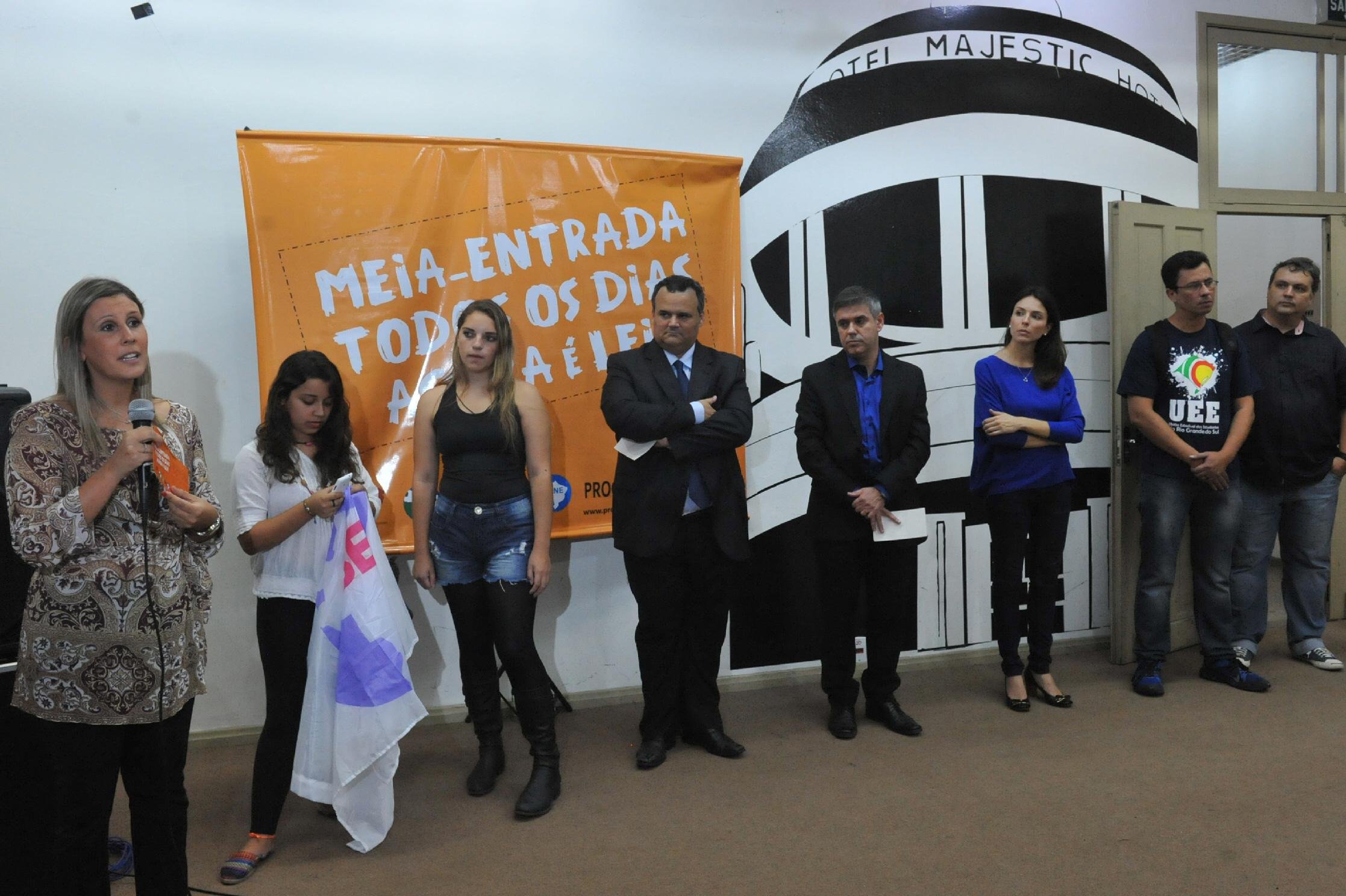 Entidades estudantis e Procon visam conscientizar sobre o direito ao benef&iacute;cio 