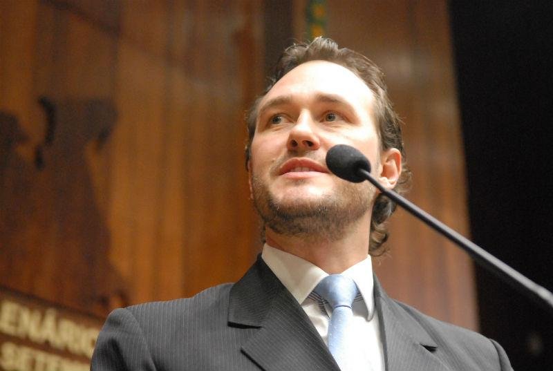 Vin&iacute;cius Ribeiro assume vaga de Sossella no Legislativo