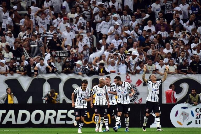 Corinthians est&aacute; invicto em 2015