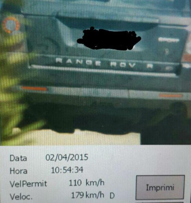 Caminhonete  foi flagrada a 179 km/h na freeeway