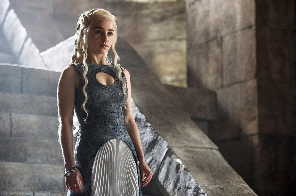 Daenerys Targaryen &eacute; uma das personagens que briga pelo trono de ferro 