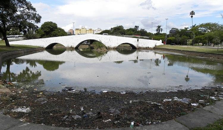 Prefeitura prepara remo&ccedil;&atilde;o de lodo do Lago A&ccedil;orianos
