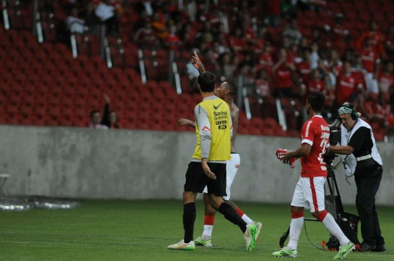 Inter deve anunciar decis&atilde;o sobre Fabr&iacute;cio na segunda