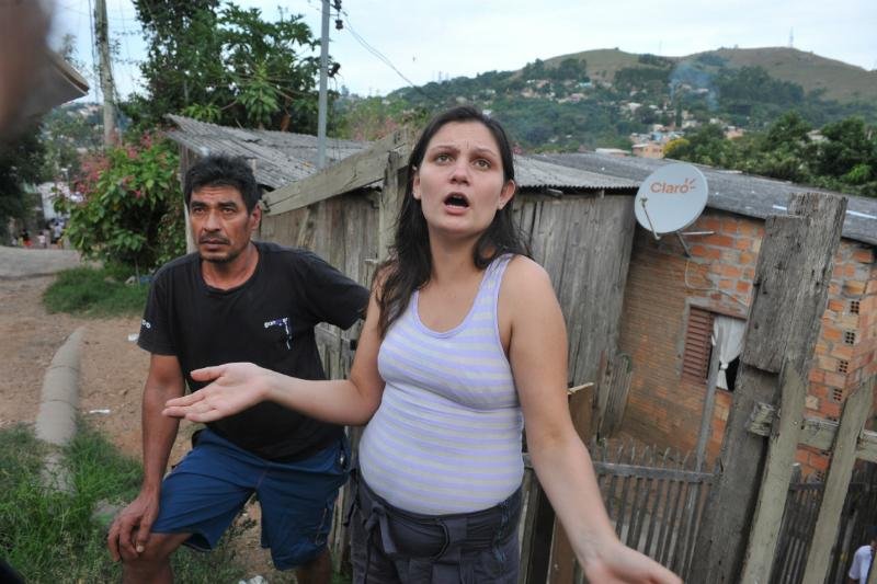 Odilon (E) e Joice acreditam que Jones e as crian&ccedil;as estejam no interior do RS